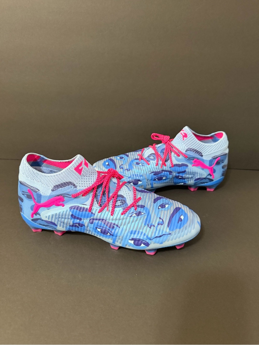 108434-01 Men’s 8.5 PUMA FUTURE 8 ULTIMATE x KIDSUPER FG Football Boots